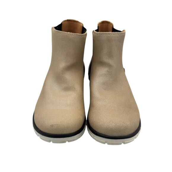 Strive Chelsea Neutral Tan Silver Sheen Pull On Lightweight Comfort Ankle Boots - Picture 2 of 12
